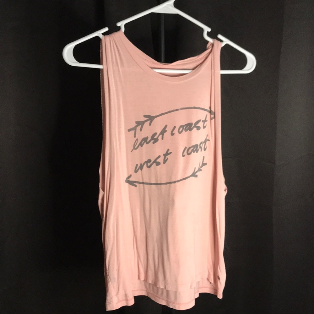 pink tank top